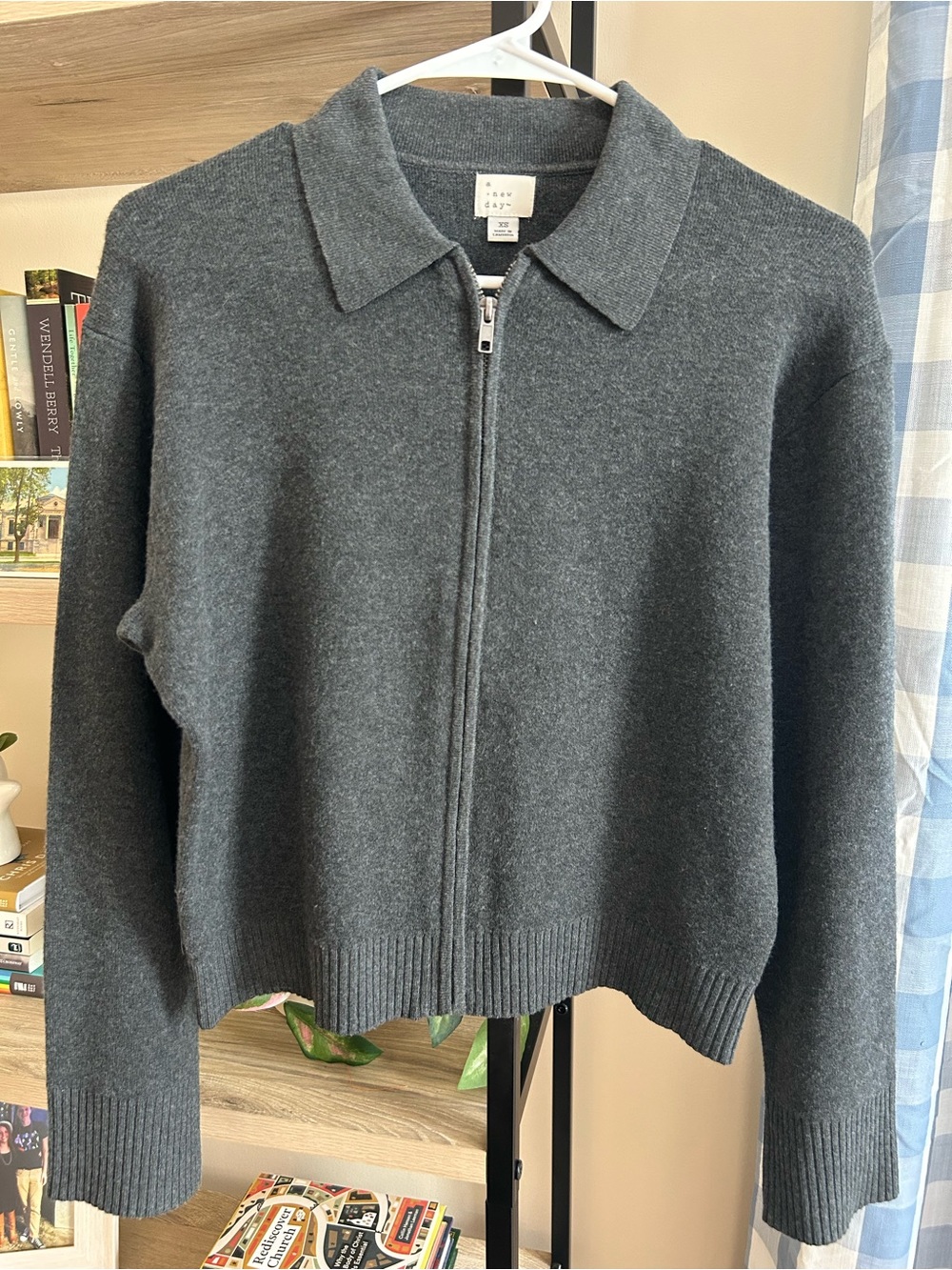A New Day Zip Up Gray Collared Sweater Women’s XS